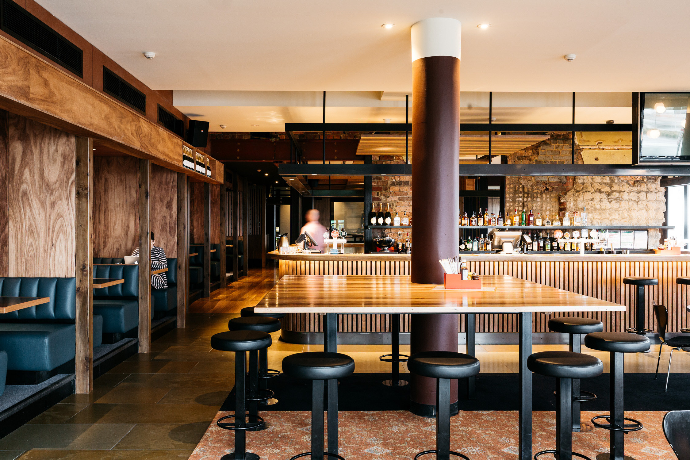 Bleakhouse Hotel Pub, Restaurant, Beer Garden, Albert Park Melbourne